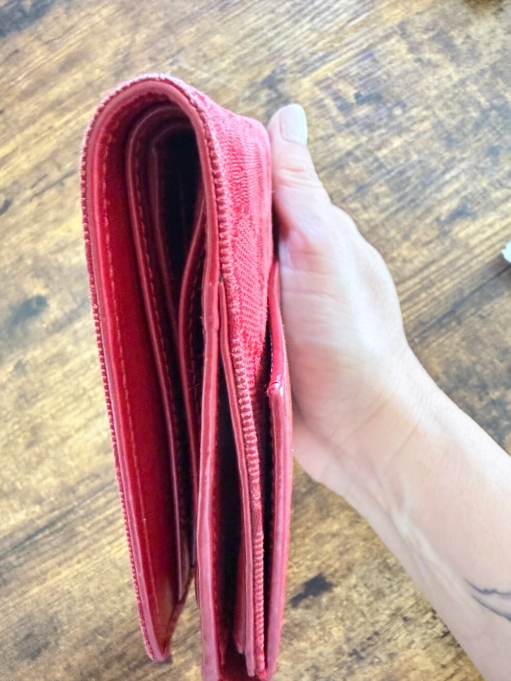 Authentic Vintage Gucci Red GG Monogram Wallet Made in Italy + COA - Picture 12 of 16